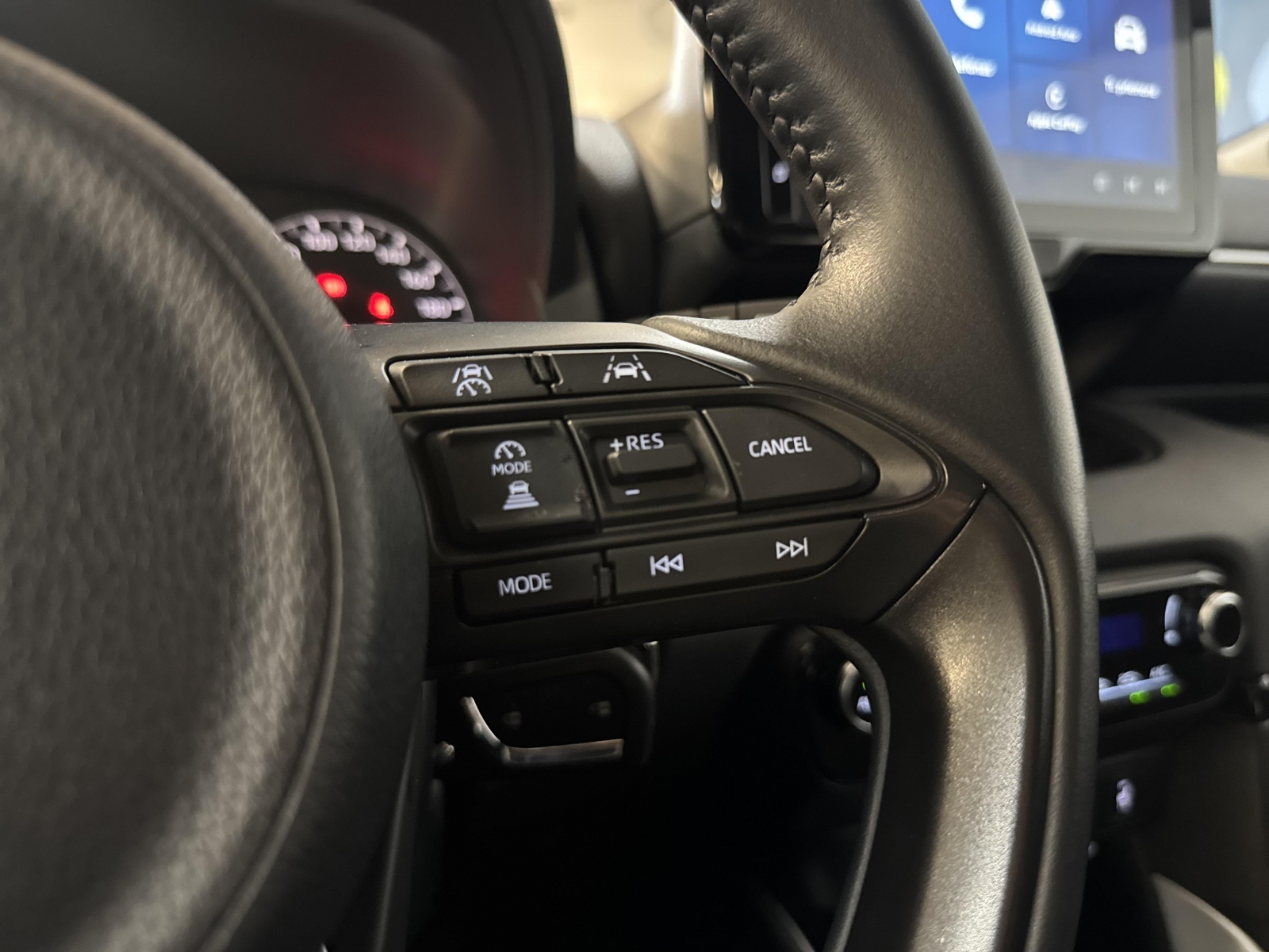 Mazda 2 Hybrid Centre-Line