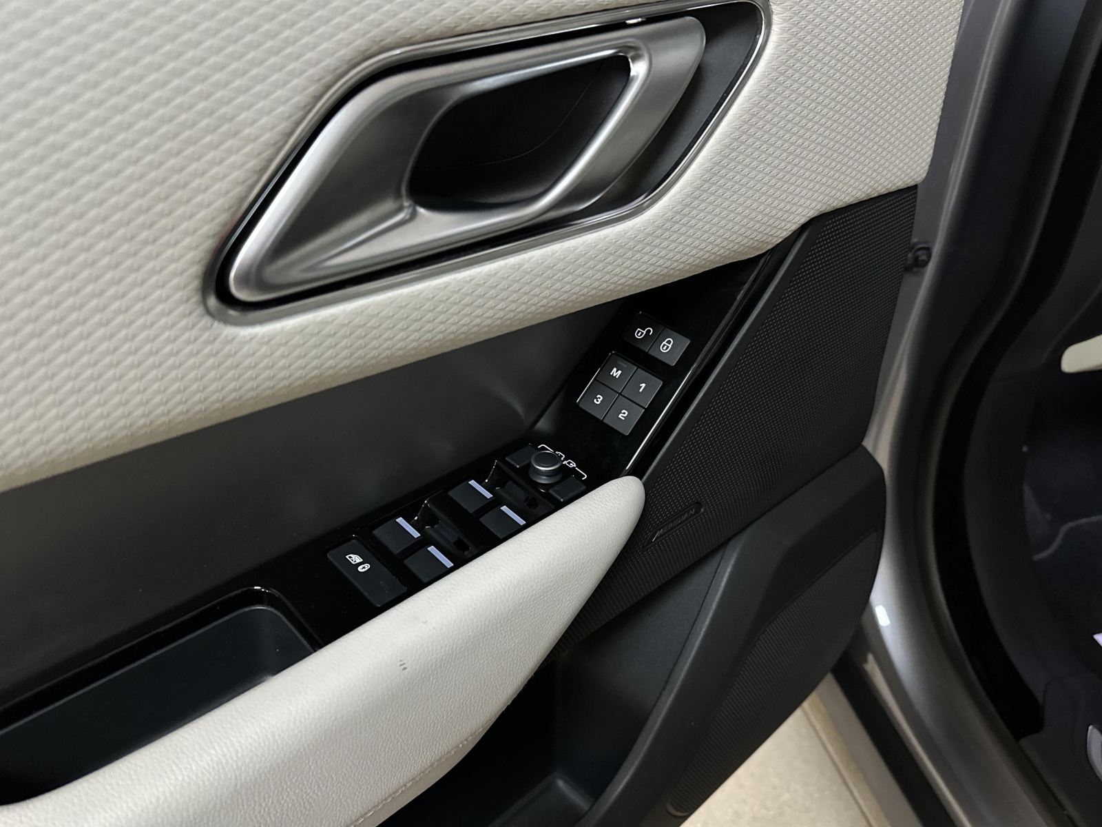 Land Rover Range Rover Velar R-Dynamic S