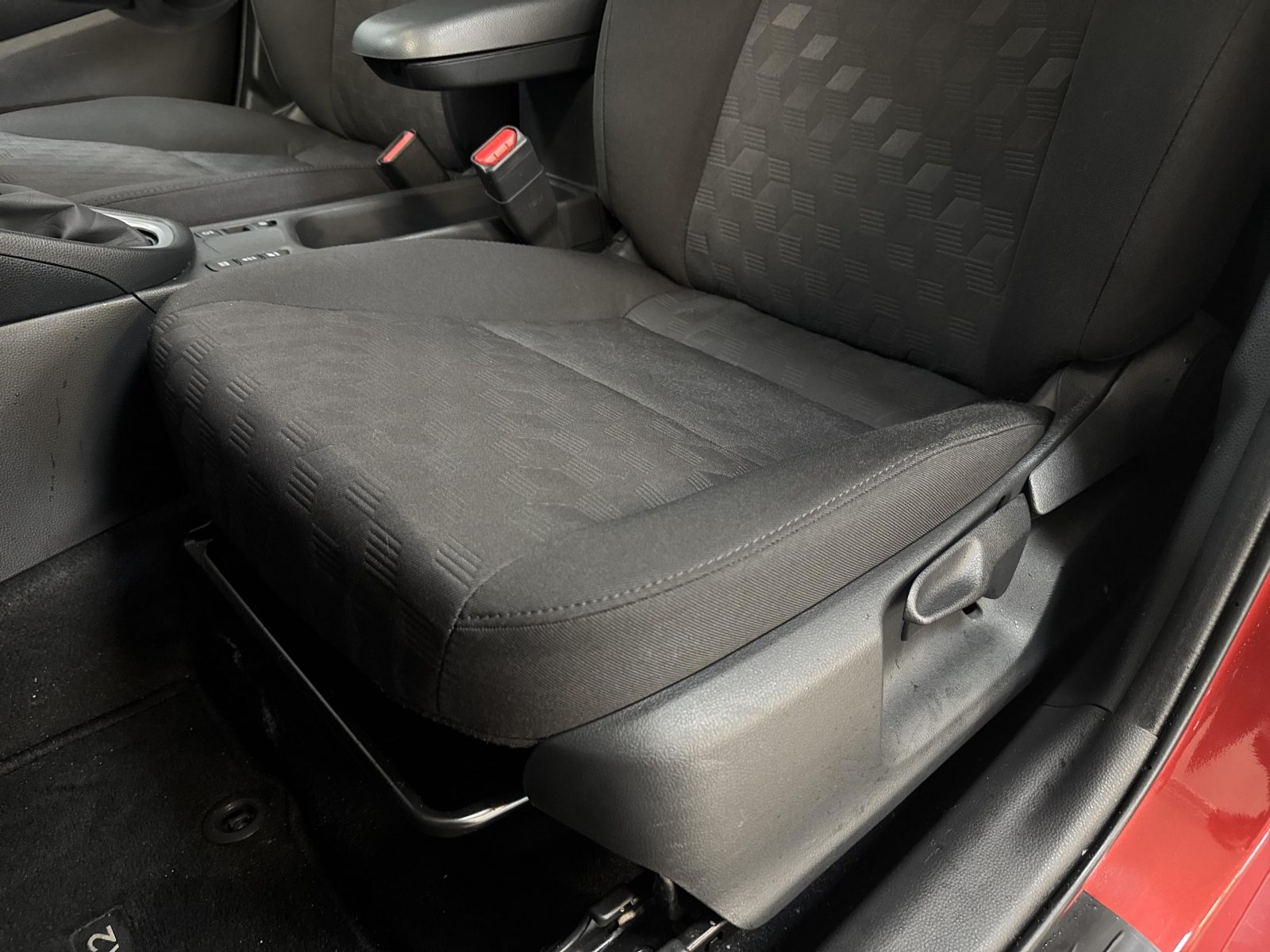 Mazda 2 Hybrid Centre-Line