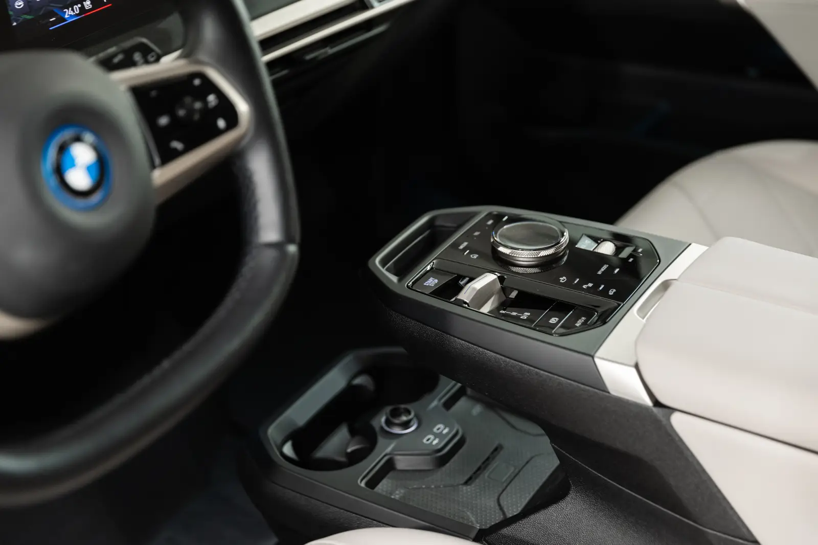 BMW iX xDrive50e