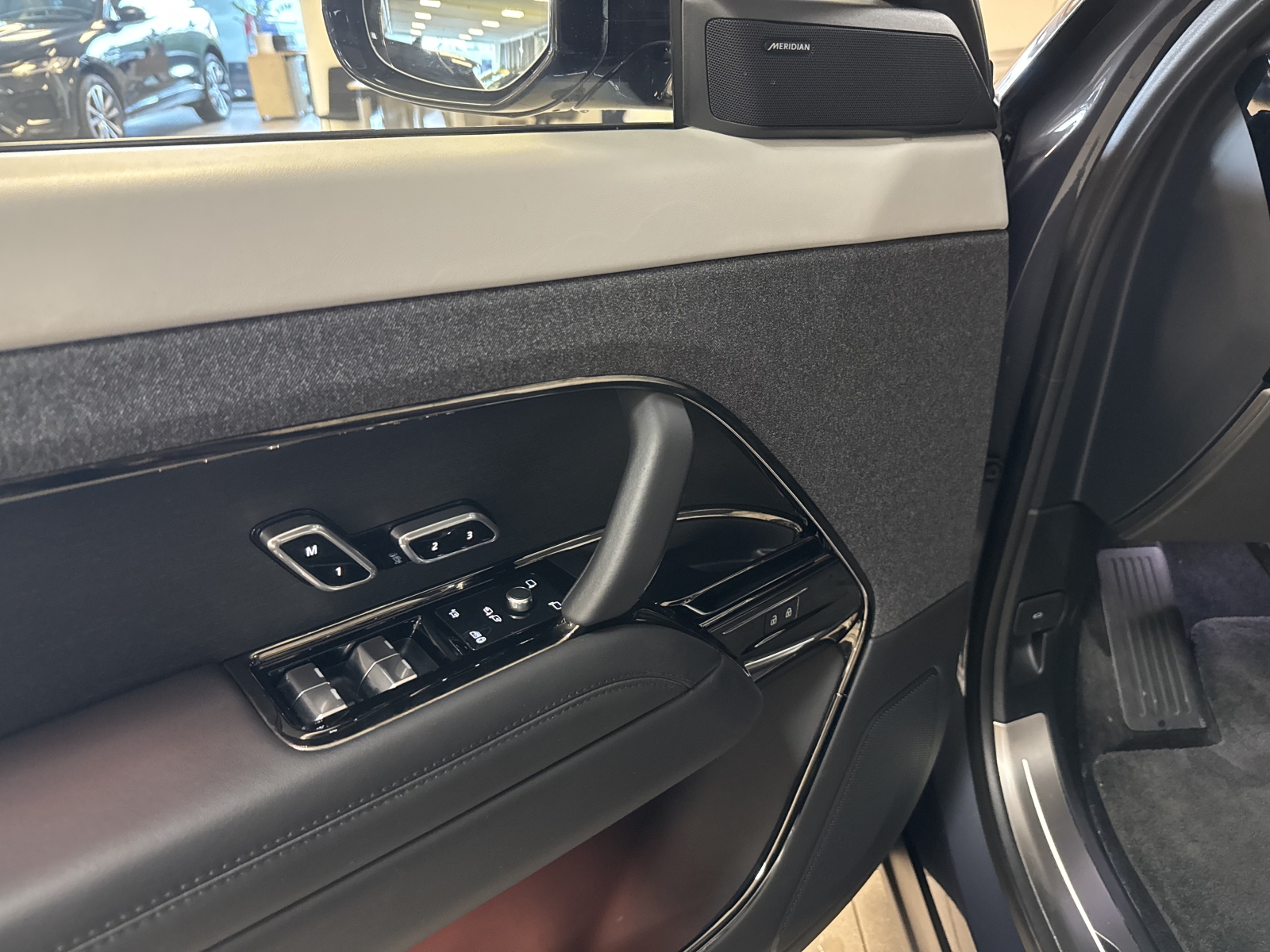 Land Rover Range Rover Sport First Edition P530