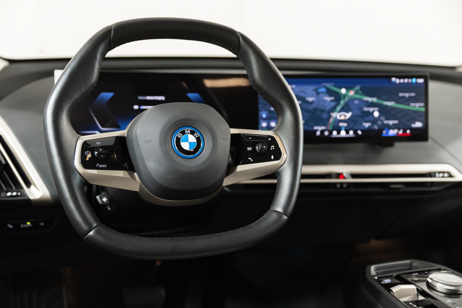 BMW iX xDrive50e