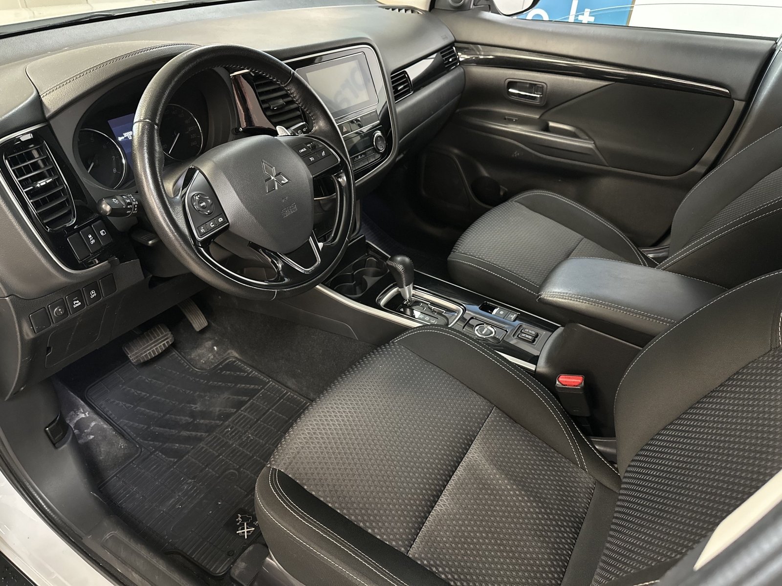 Mitsubishi Outlander Intense AWD