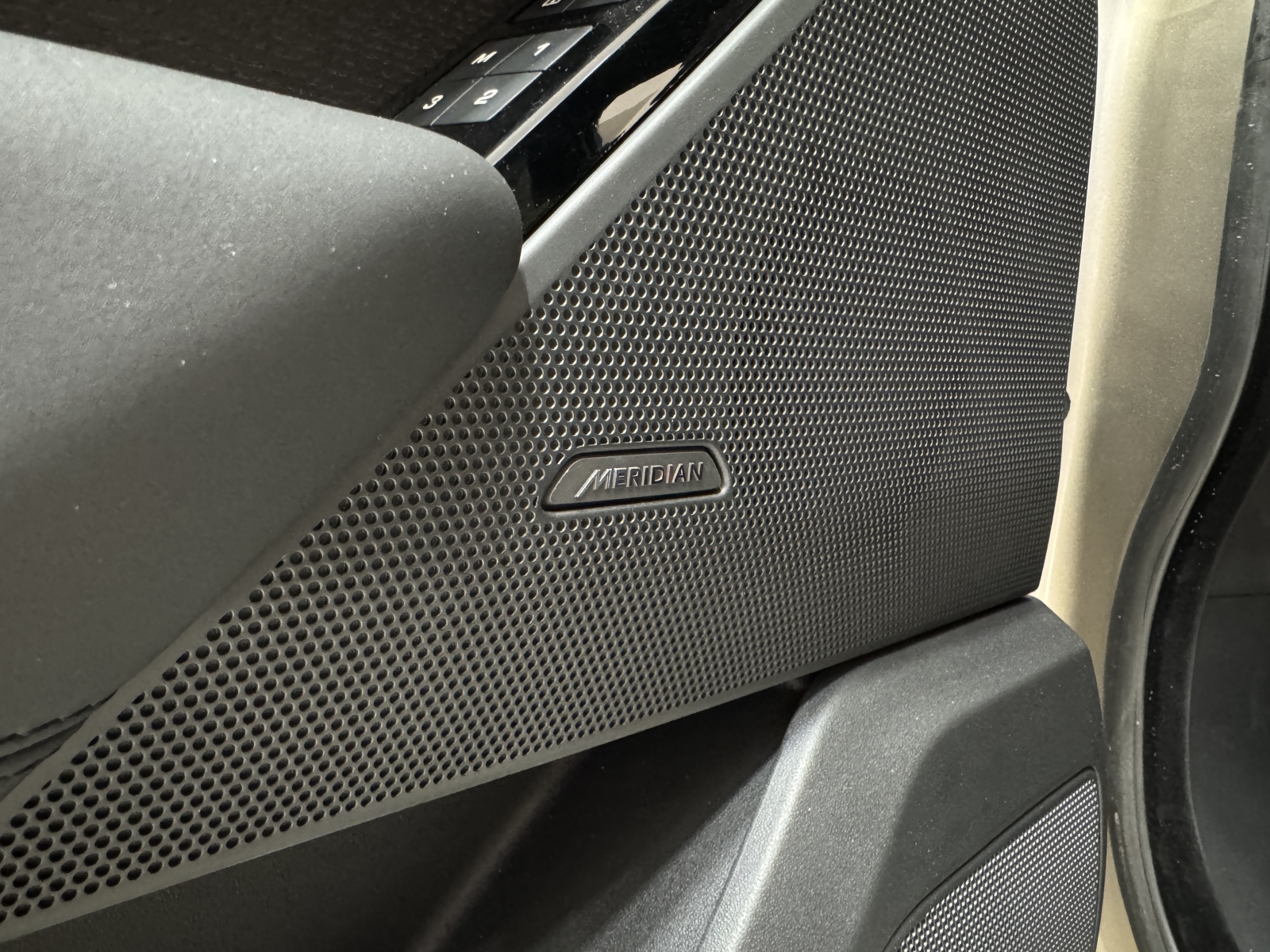 Land Rover Range Rover Velar Dynamic SE D300 MHEV