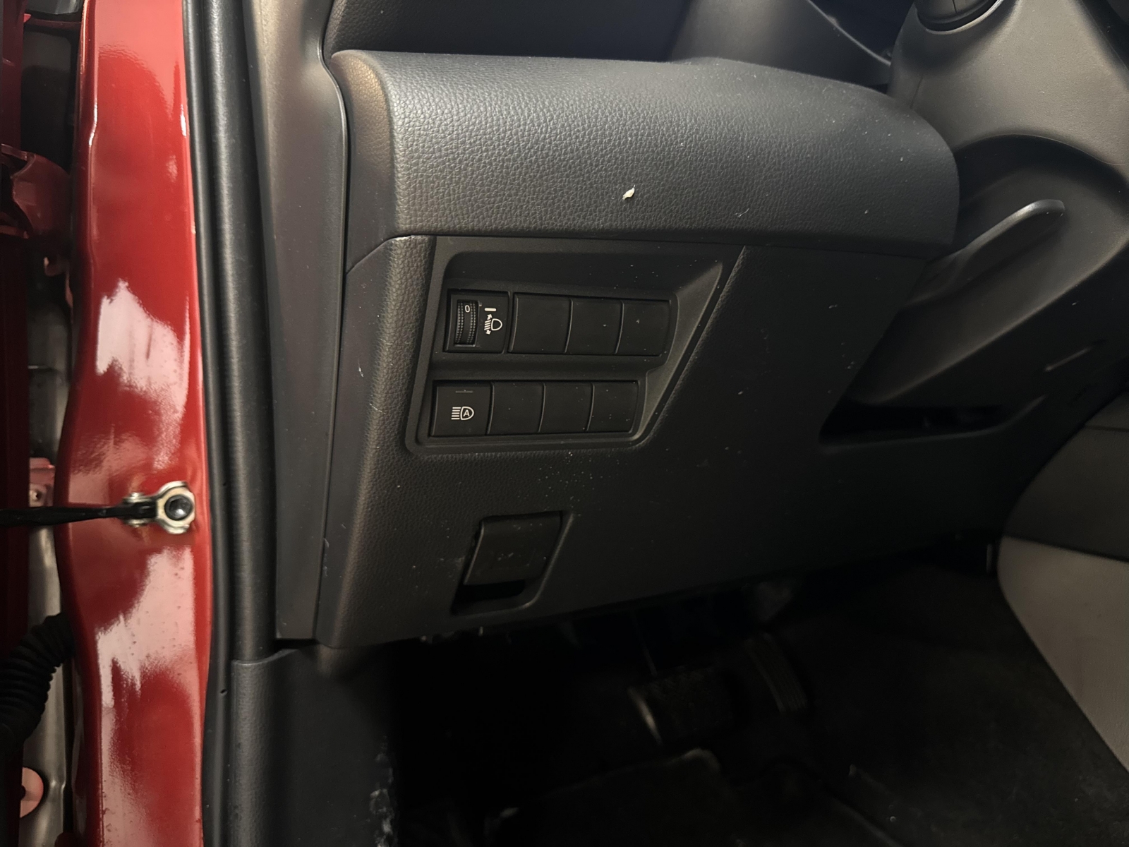 Mazda 2 Hybrid Centre-Line