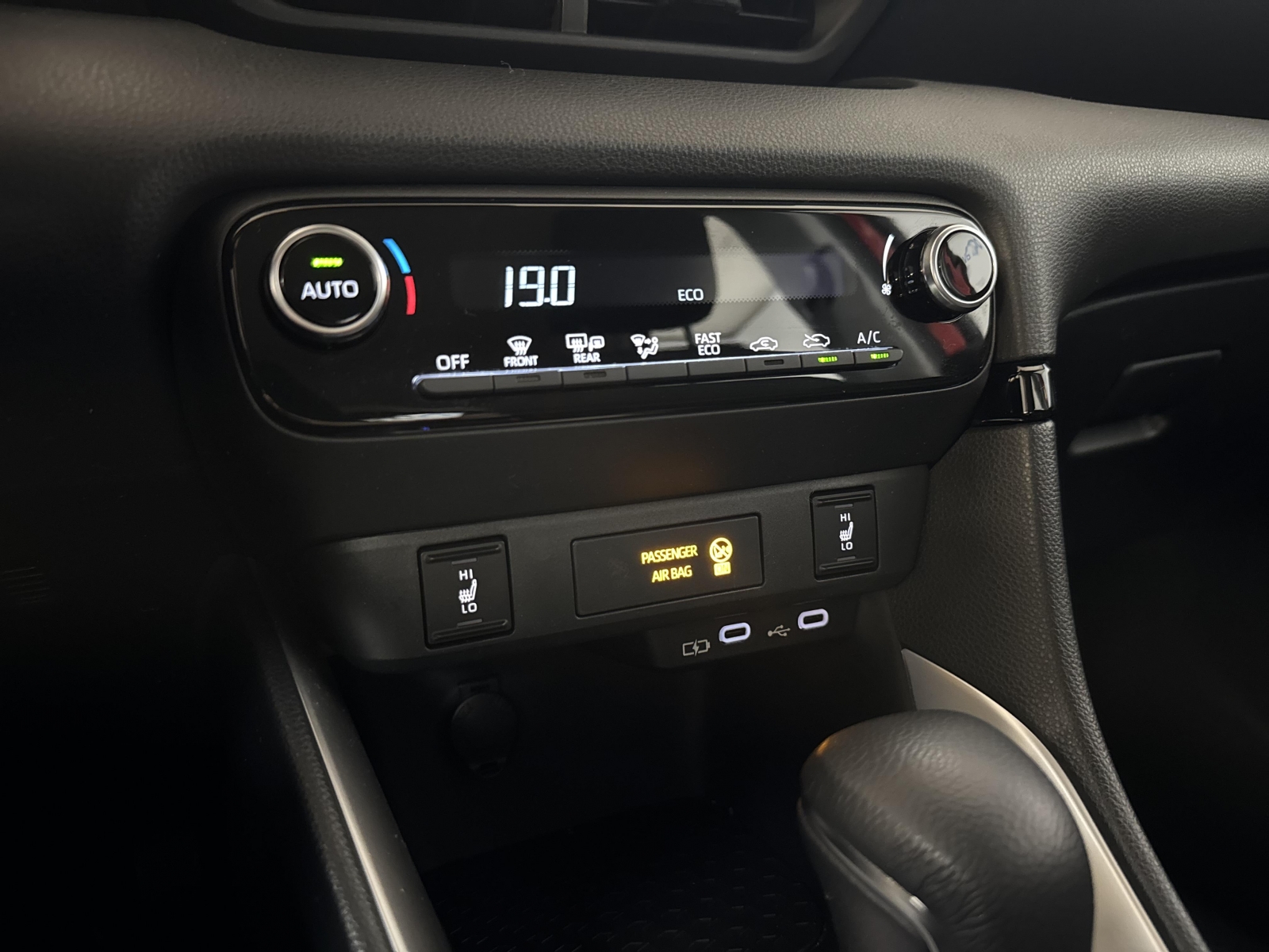 Mazda 2 Hybrid Centre-Line