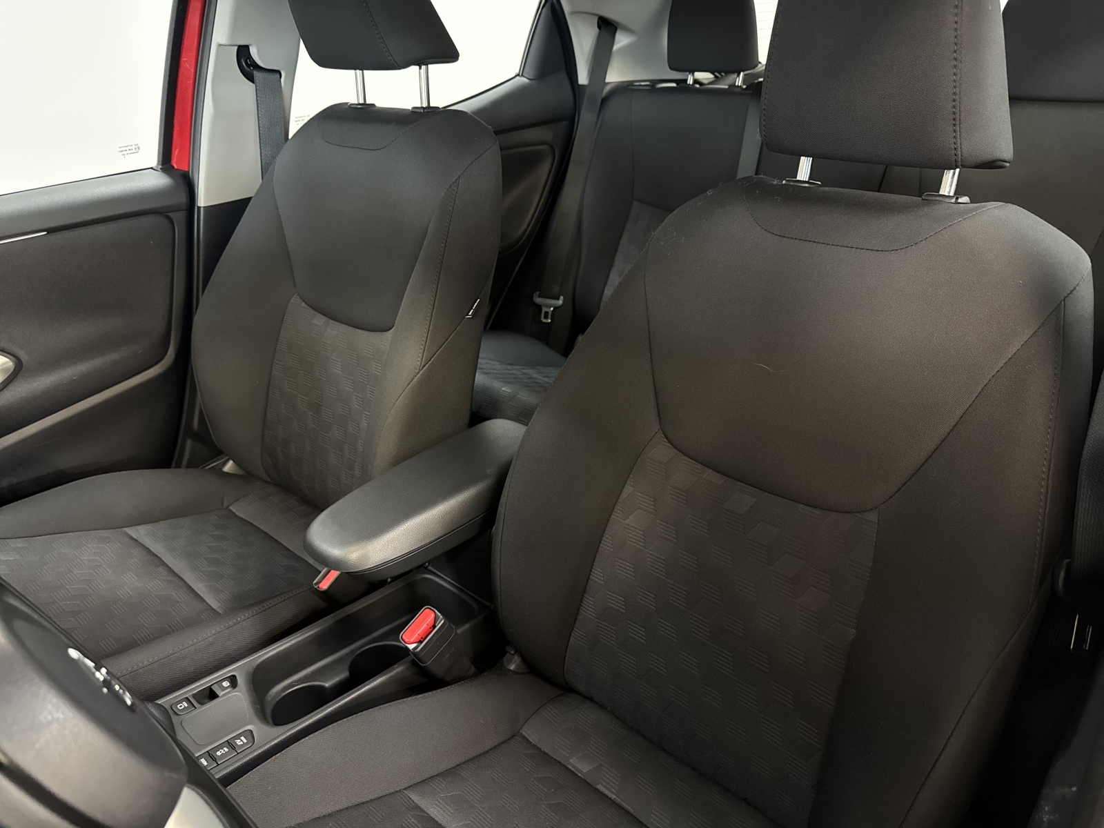 Mazda 2 Hybrid Centre-Line