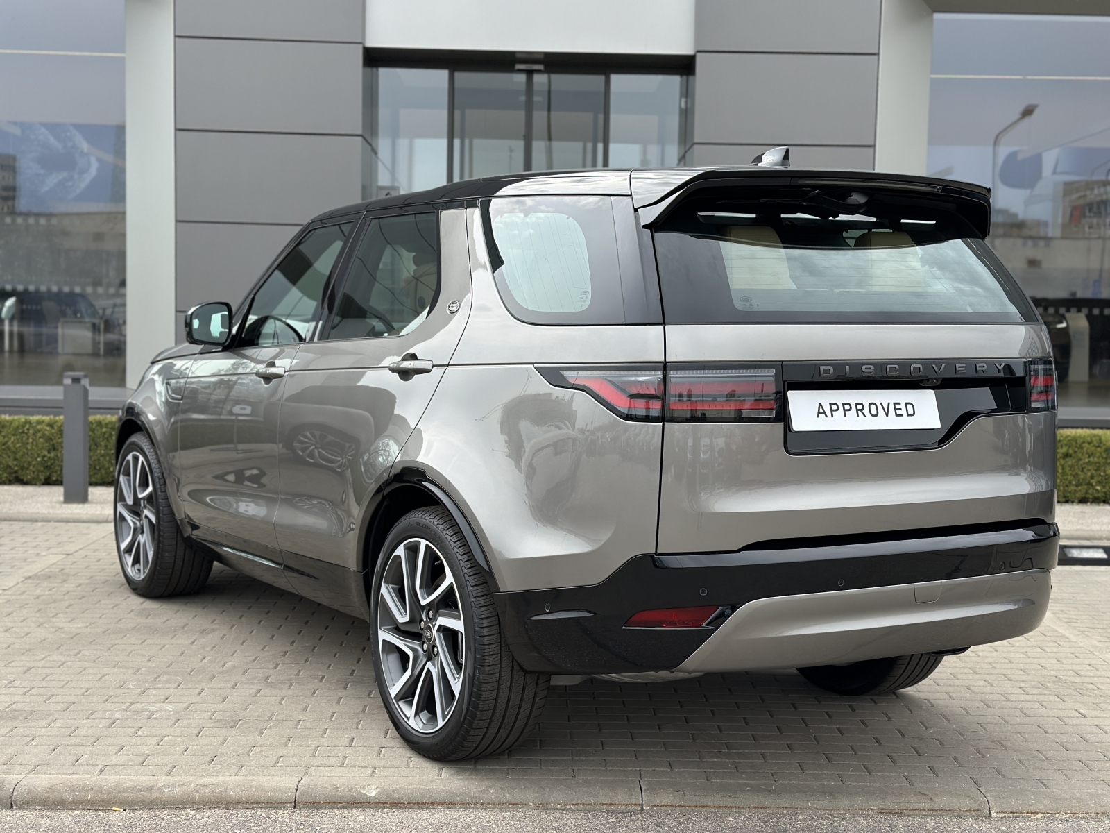 Land Rover Discovery Dynamic HSE MHEV D350