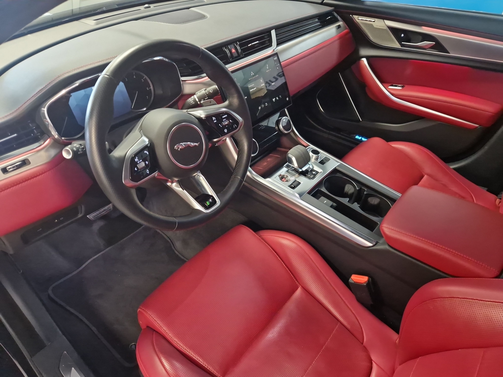 Jaguar XF AWD P300 SPORT