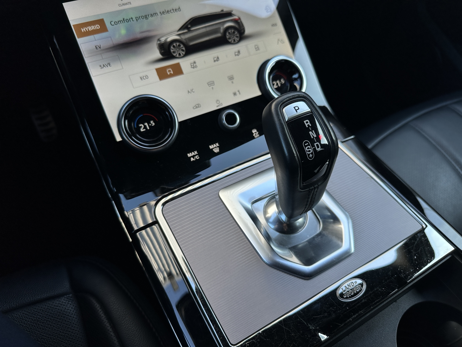 Land Rover Range Rover Evoque P300E Plug-In Hybrid AWD R-Dynamic SE