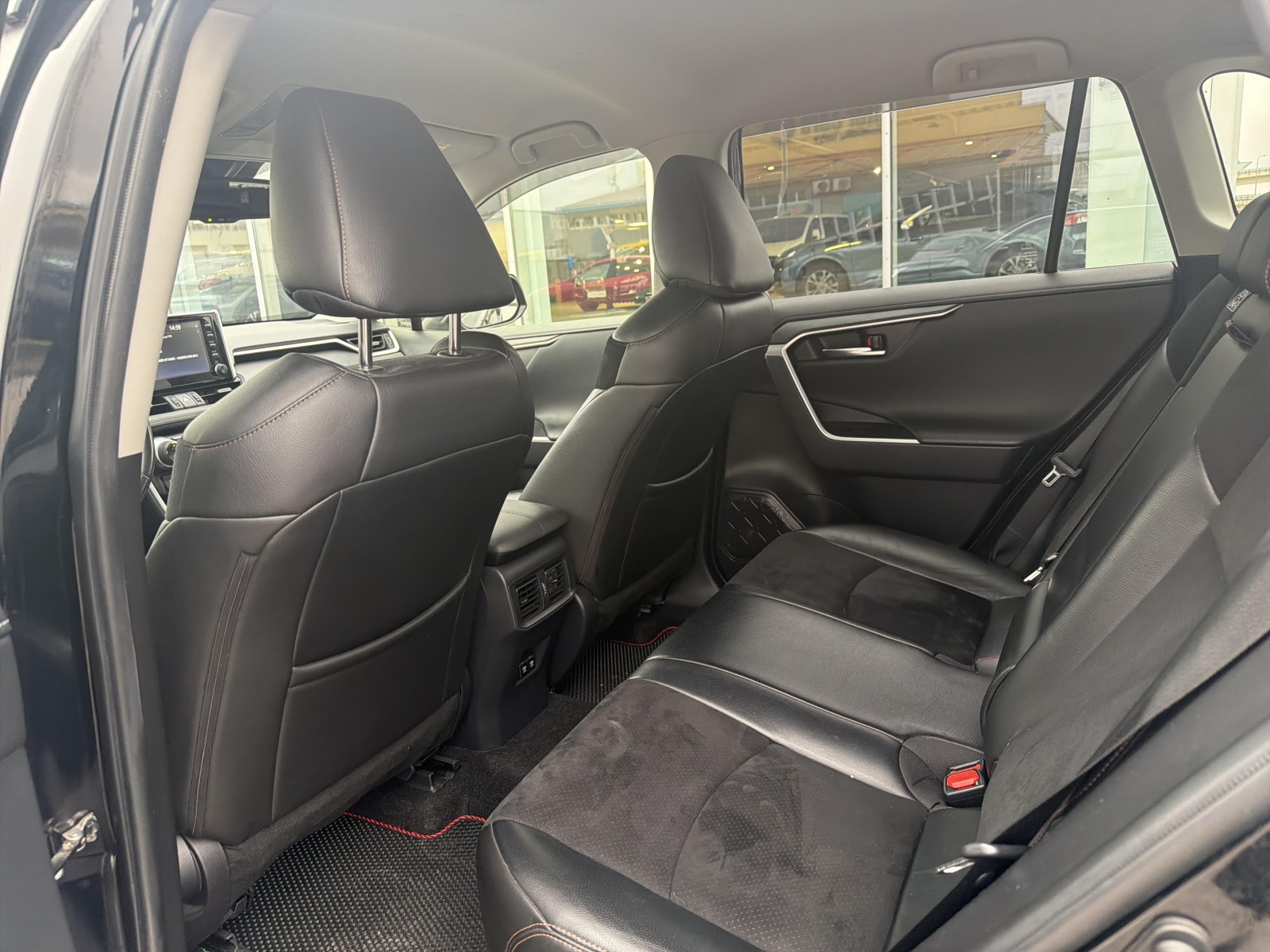 Toyota RAV4 Luxury Plus