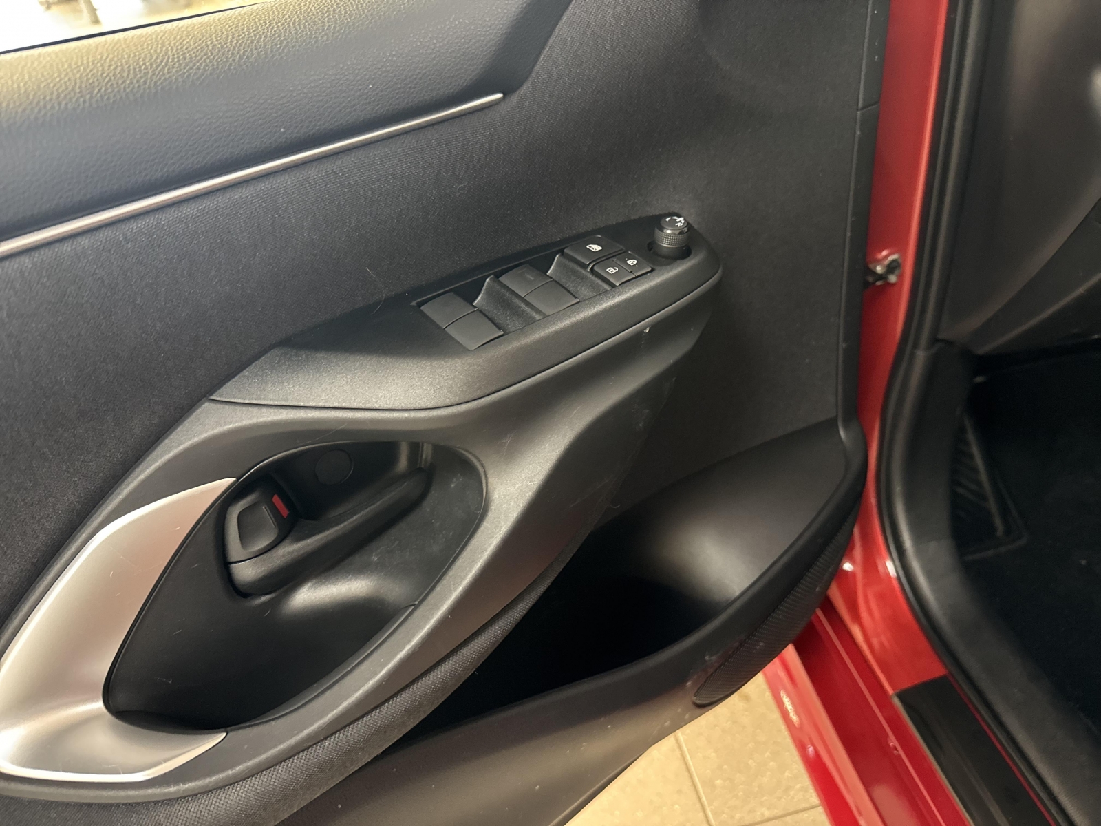 Mazda 2 Hybrid Centre-Line