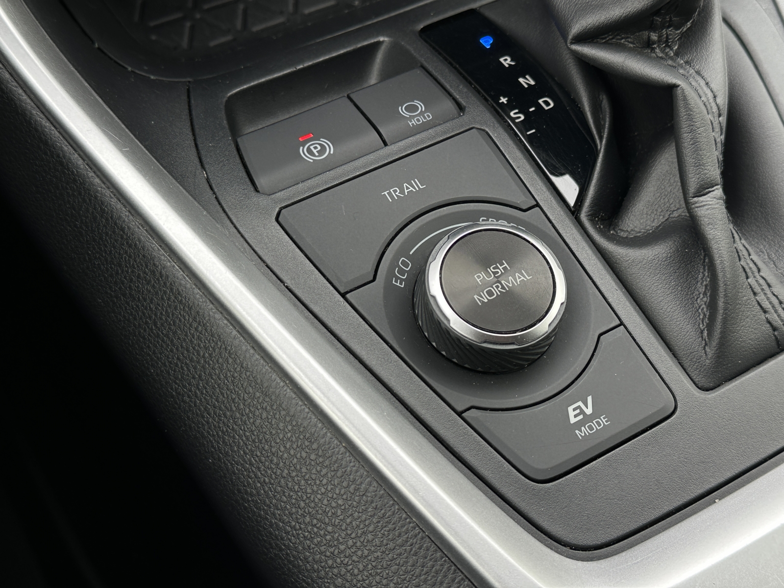 Toyota RAV4 Hybrid AWD-i