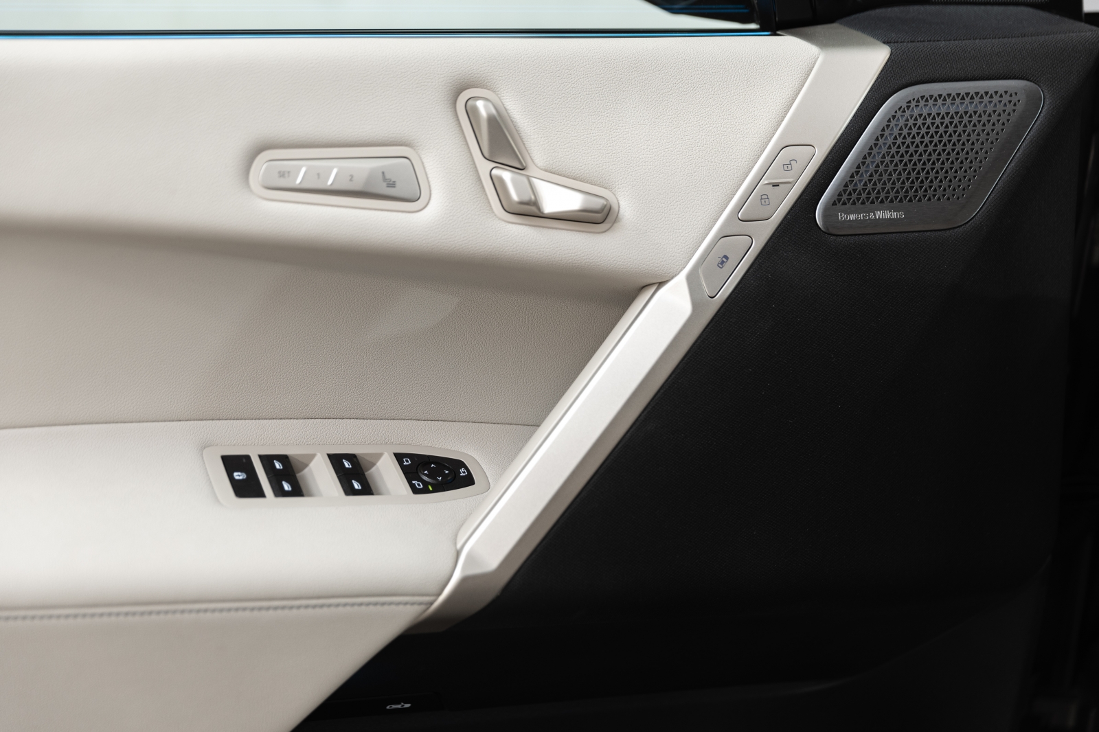 BMW iX xDrive50e