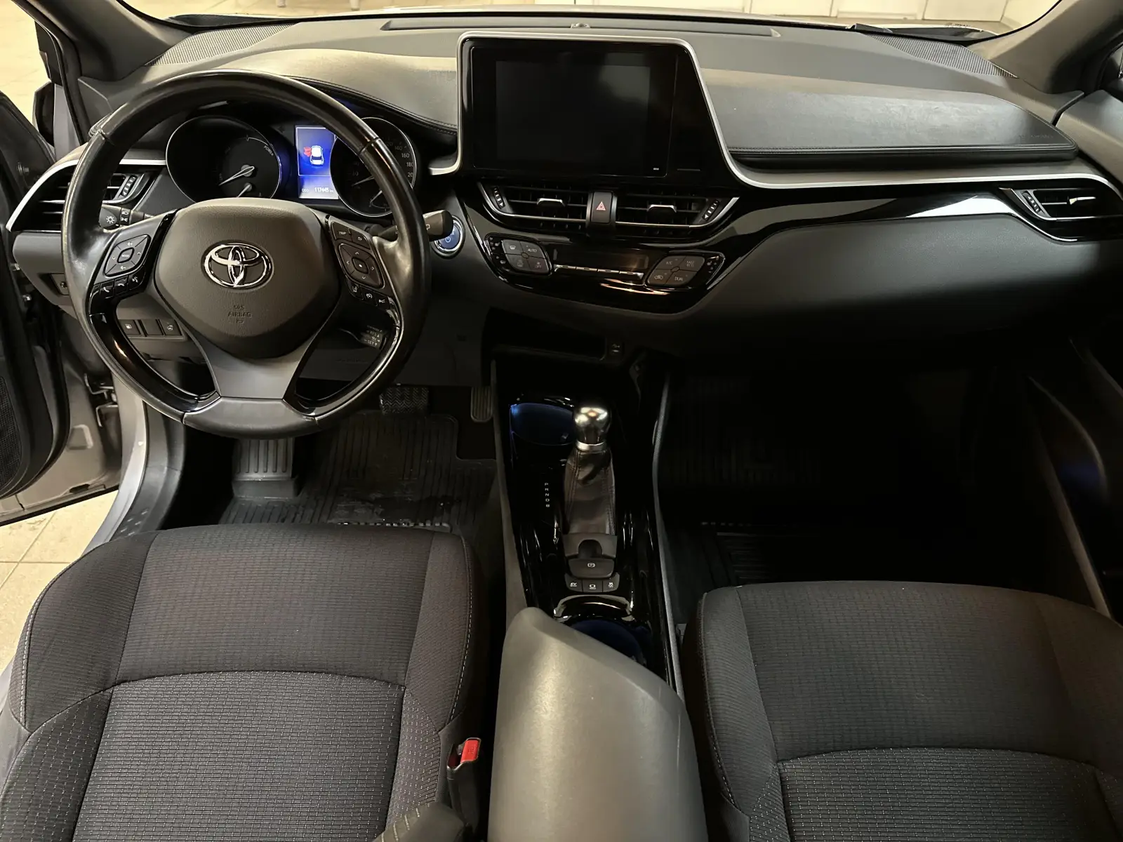 Toyota C-HR Hybrid Style