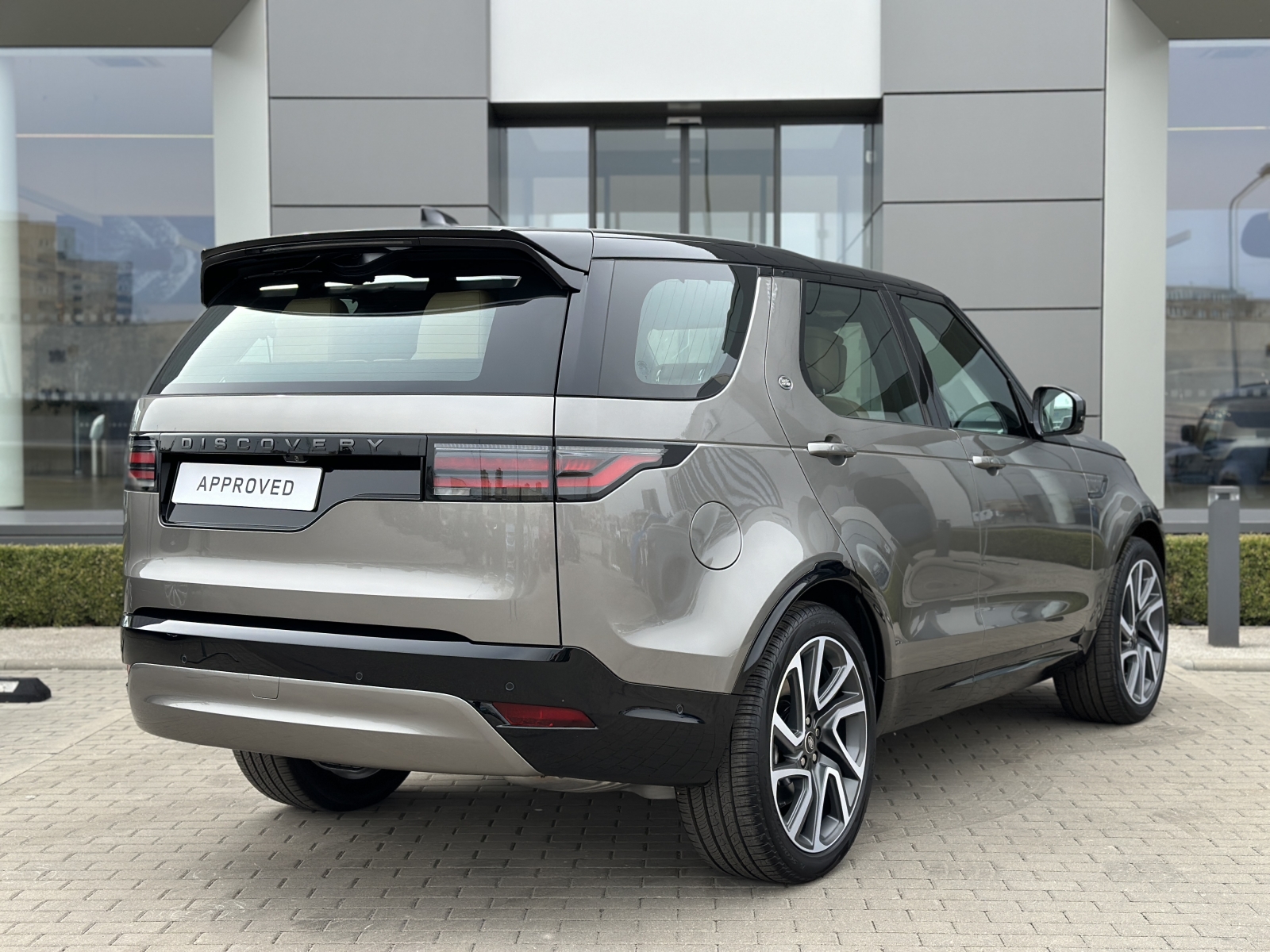 Land Rover Discovery Dynamic HSE MHEV D350