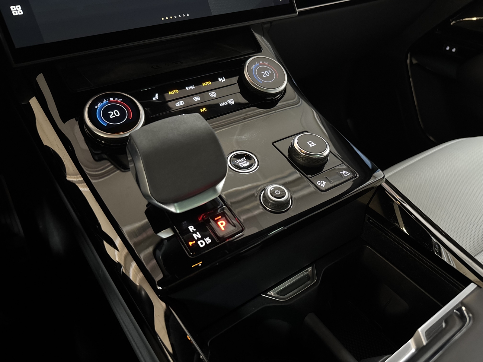 Land Rover Range Rover Sport First Edition P530